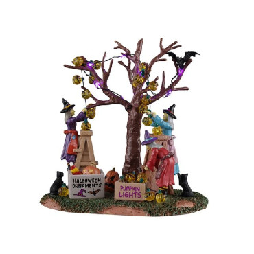 DECORATING THE SPOOKY TREE, B/O (4.5V)